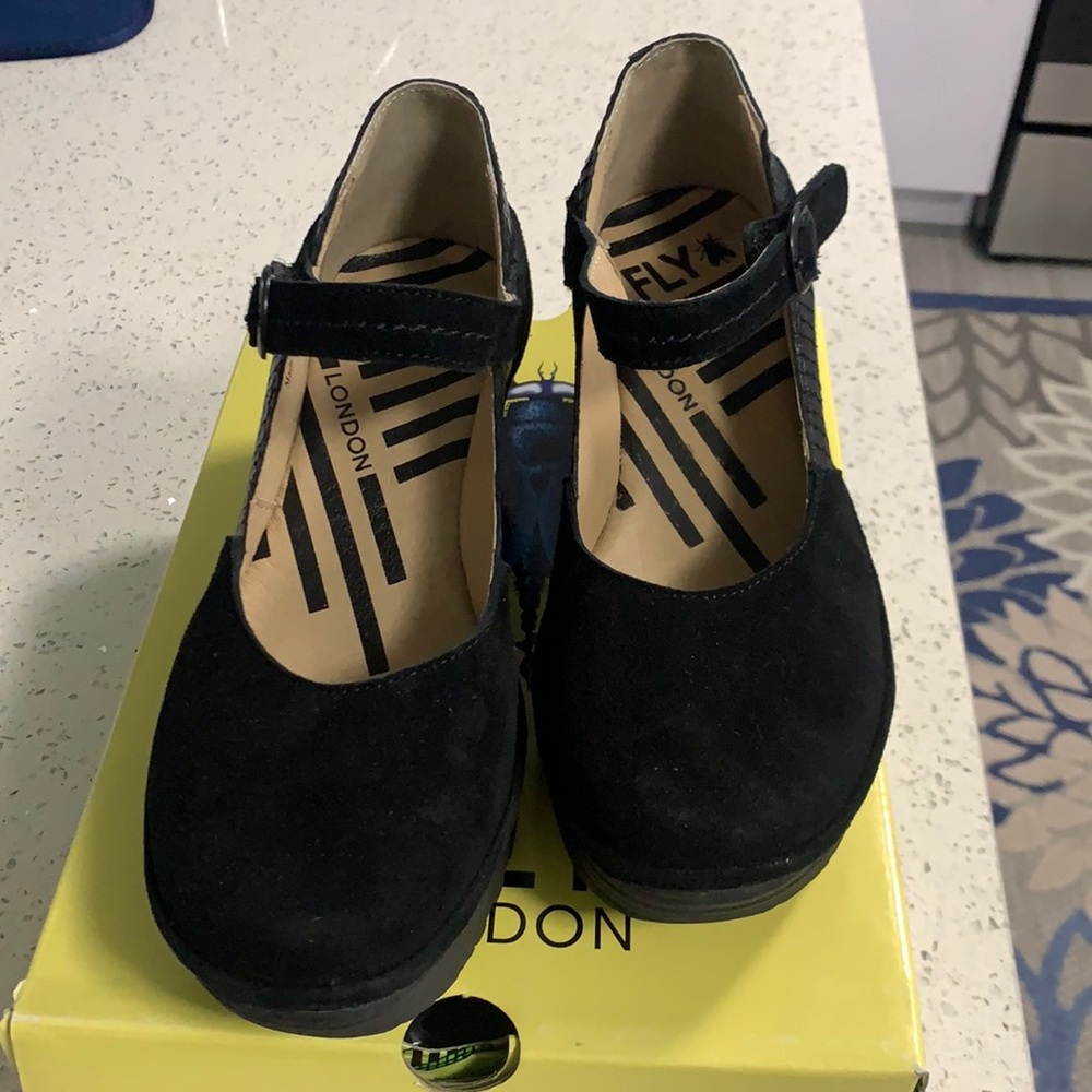 Fly London suede black yuko
